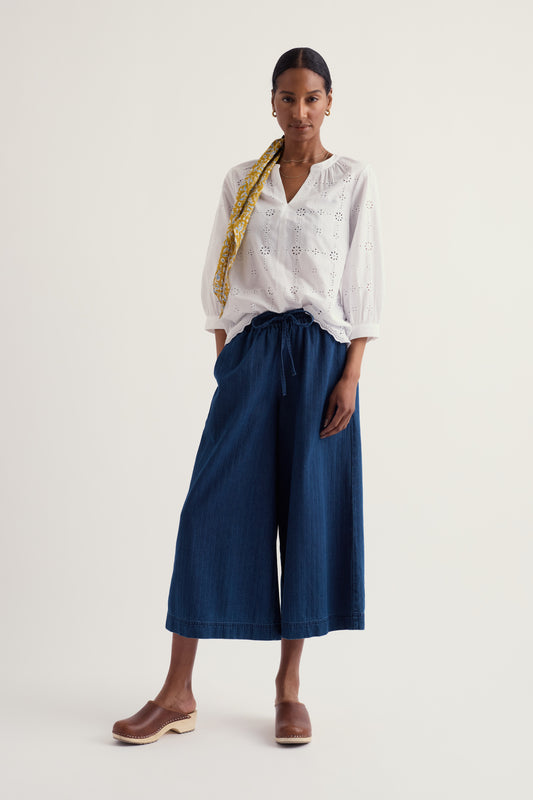 Top Grace ricamato in cotone biologico