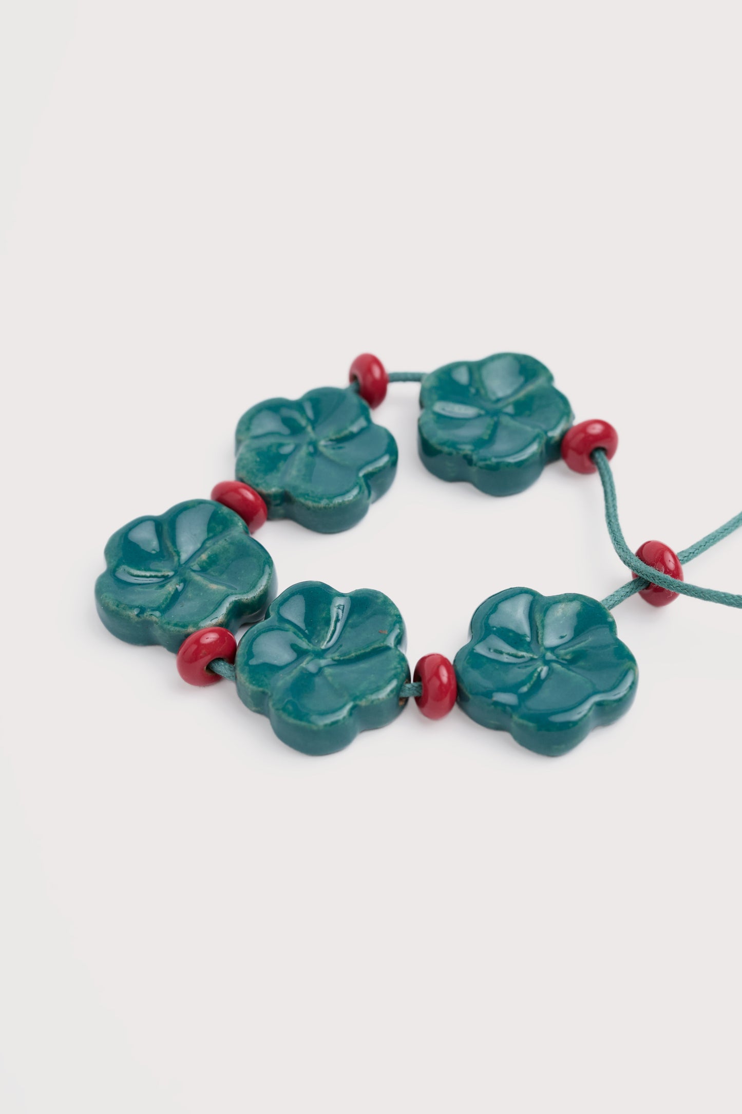Collier de perles de céramique Rosid