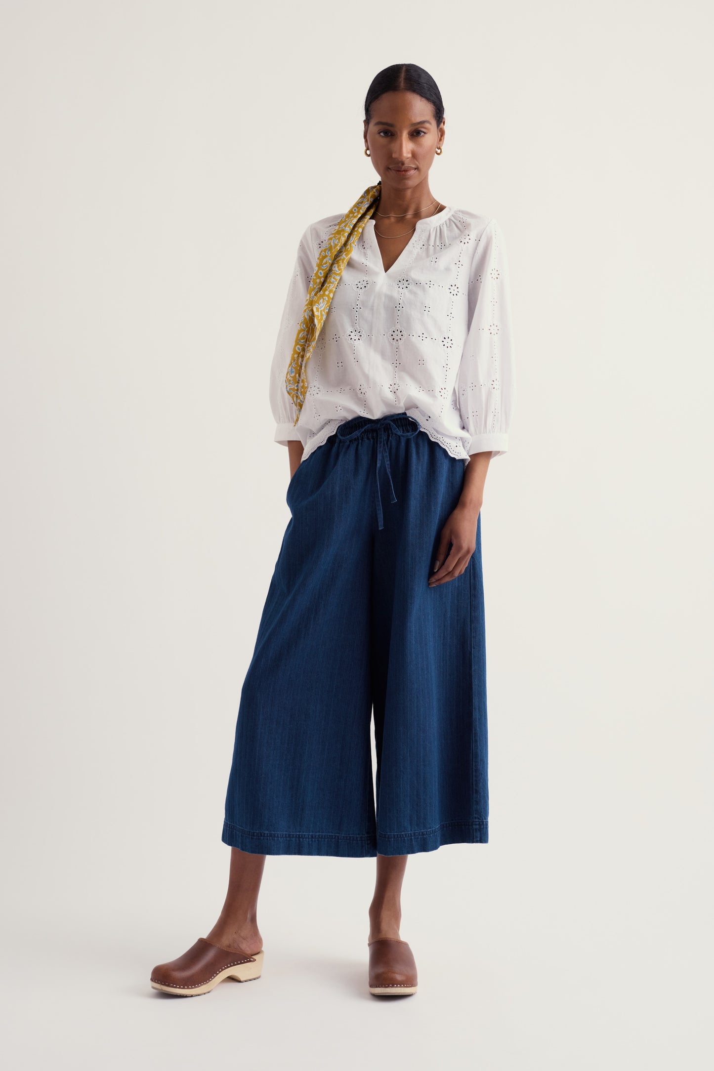 Top en coton biologique brodé Grace